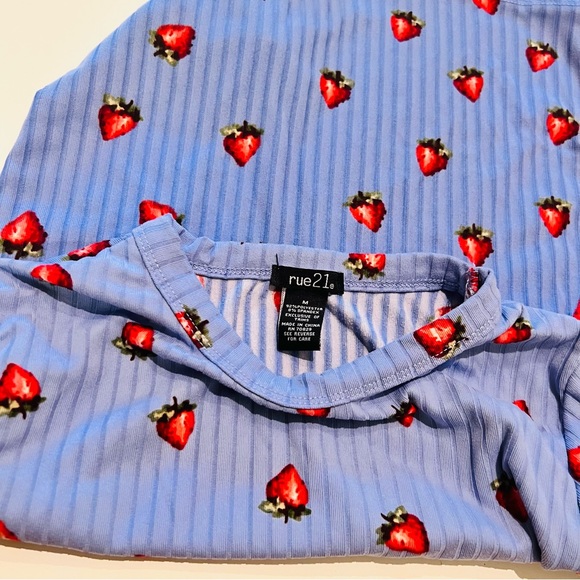 Rue21 Baby Blue Red Strawberry Ribbed Short Sleeve Blouse Top T-Shirt - Picture 3 of 6